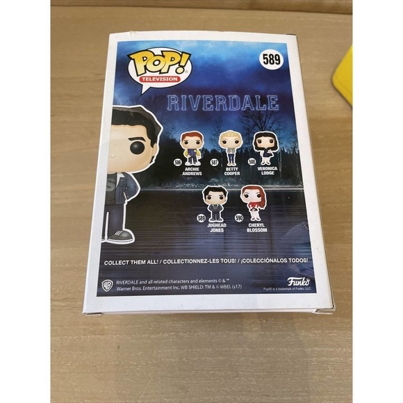 Funko Pop! TV: Riverdale - Jughead Jones #589 Vinyl Figure - Picture 3 of 5
